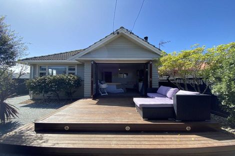 Photo of property in 11 Estuary Road, New Brighton, Christchurch, 8061