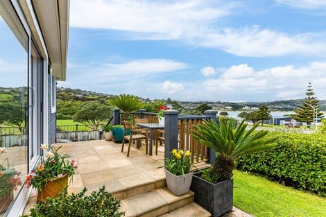 Photo of property in 140 Main Road, Titahi Bay, Porirua, 5022