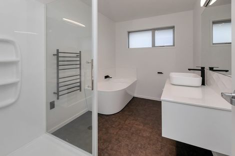 Photo of property in 4 Soldier Way, Parahaki, Whangarei, 0112