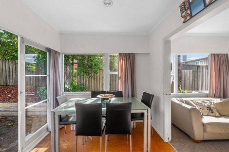 Photo of property in 1/5 Camelot Place, Glenfield, Auckland, 0629