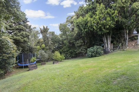 Photo of property in 903 West Coast Road, Waiatarua, Auckland, 0604