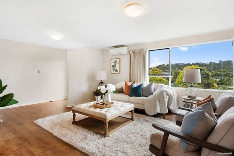 Photo of property in 18 Contessa Drive, Glenfield, Auckland, 0629