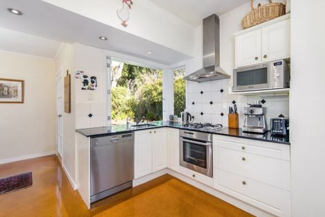 Photo of property in 14 Korau Road, Greenlane, Auckland, 1051