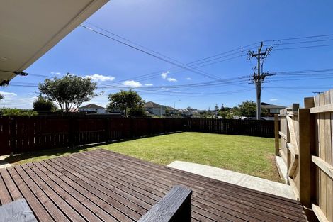 Photo of property in 1/101 Mcleod Road, Te Atatu South, Auckland, 0610