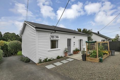 Photo of property in 83 Beach Haven Road, Beach Haven, Auckland, 0626