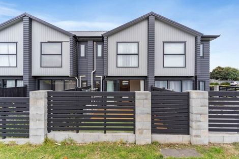 Photo of property in 2/55 Great South Road, Papakura, 2110