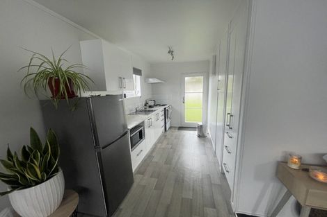 Photo of property in 2/27 Roberts Road, Te Atatu South, Auckland, 0610