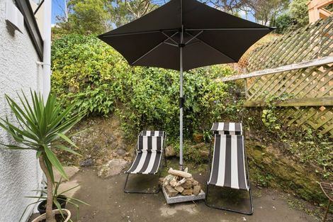 Photo of property in 47 Hawkhurst Road, Lyttelton, 8082