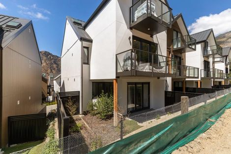 Photo of property in 24/10 George Bullen Lane, Arthurs Point, Queenstown, 9371