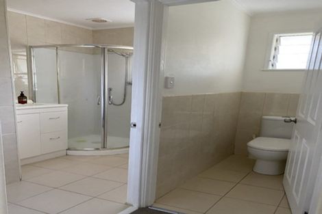 Photo of property in 2/24 Hatherlow Street, Glenfield, Auckland, 0629