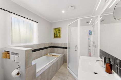 Photo of property in 88 Queens Road, Waikanae Beach, Waikanae, 5036