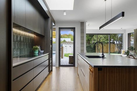 Photo of property in 5 Waiwetu Street, Fendalton, Christchurch, 8052