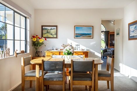 Photo of property in 12 Tyrico Close, Unsworth Heights, Auckland, 0632