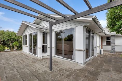 Photo of property in 110 Barbados Way, One Tree Point, 0118