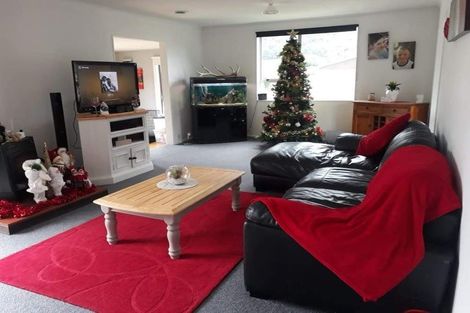Photo of property in 77 Pasadena Crescent, Totara Park, Upper Hutt, 5018