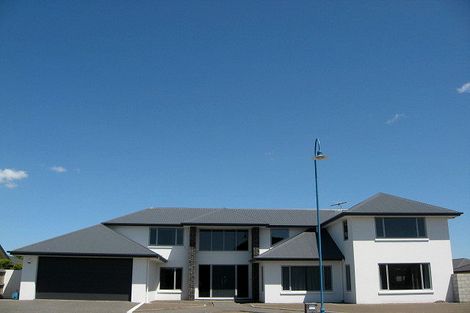 Photo of property in 86 Willowview Drive, Redwood, Christchurch, 8051