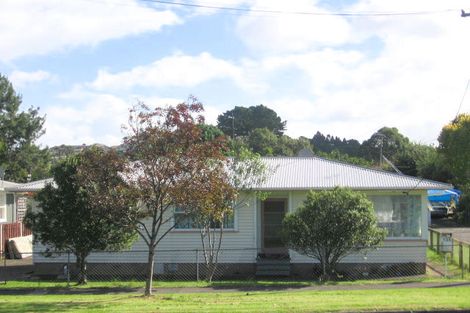 Photo of property in 135 Henderson Valley Road, Henderson, Auckland, 0612