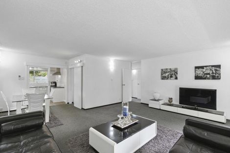 Photo of property in Standen Court, 1/90 Karori Road, Karori, Wellington, 6012