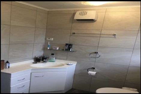 Photo of property in 11 Lynda Avenue, Paparangi, Wellington, 6037