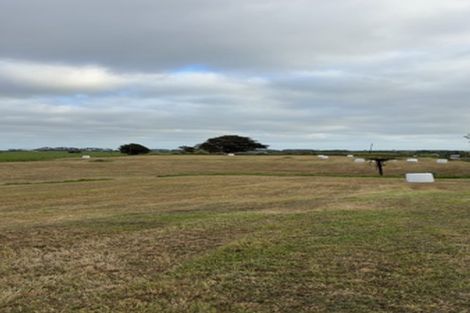 Photo of property in 2680 Eltham Road, Te Kiri, Opunake, 4682