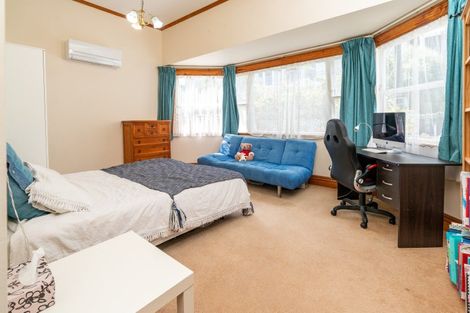 Photo of property in 124 Elizabeth Street, Mount Victoria, Wellington, 6011