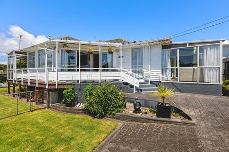 Photo of property in 9 Roy Terrace, Moturoa, New Plymouth, 4310