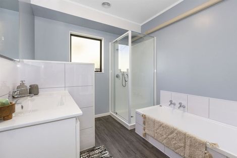 Photo of property in 22 Halladale Road, Papakowhai, Porirua, 5024