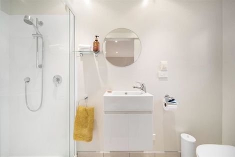 Photo of property in 77 Oregon Drive, Kelvin Heights, Queenstown, 9300