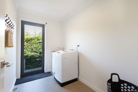 Photo of property in 43 Oxford Street, Kingston, Athol, 9793