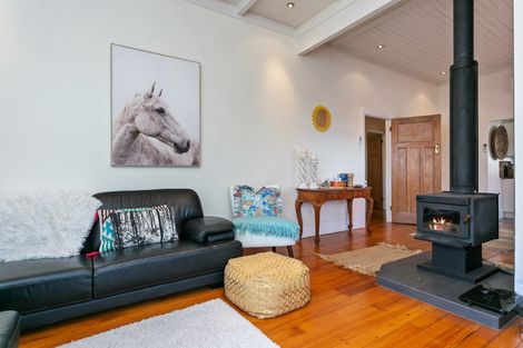 Photo of property in 2 Cook Street, Leamington, Cambridge, 3432