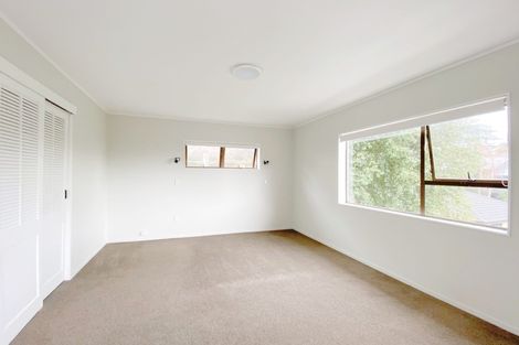 Photo of property in 2 Eastglen Road, Glen Eden, Auckland, 0602