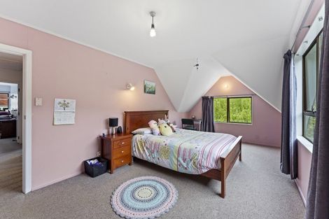 Photo of property in 24 Jocelyn Crescent, Pinehaven, Upper Hutt, 5019