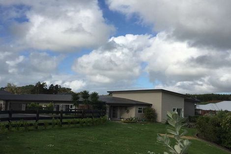 Photo of property in 8 Calderwood Close, Waiuku, 2123