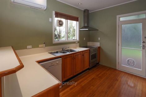 Photo of property in 90 Kawaha Point Road, Kawaha Point, Rotorua, 3010
