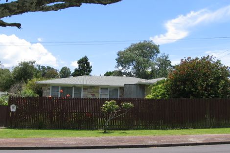 Photo of property in 14 Holbrook Street, Blockhouse Bay, Auckland, 0600
