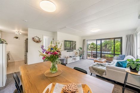 Photo of property in 14b Fenchurch Grove, Stokes Valley, Lower Hutt, 5019