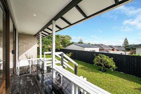 Photo of property in 2/322 Te Atatu Road, Te Atatu South, Auckland, 0610