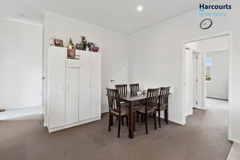 Photo of property in 11 Stitchbird Crescent, Papakura, 2110