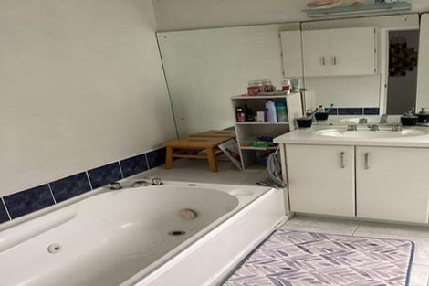 Photo of property in 6 Channel View Road, Campbells Bay, Auckland, 0630