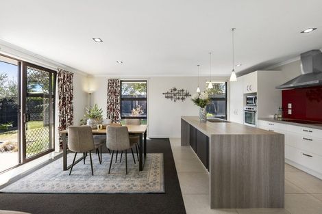 Photo of property in 10 Butterworth Crescent, Papamoa Beach, Papamoa, 3118