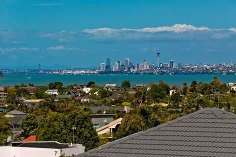 Photo of property in 17b Bernleigh Terrace, West Harbour, Auckland, 0618