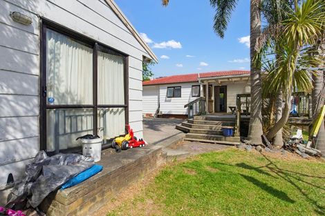 Photo of property in 9 Panzic Place, Glen Eden, Auckland, 0602