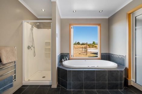 Photo of property in 136 Te Awa Road, Albert Town, Wanaka, 9382