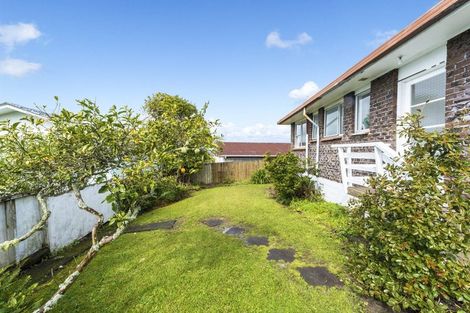 Photo of property in 2/27 Spence Road, Henderson, Auckland, 0612