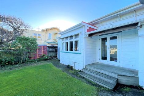 Photo of property in 8 Levy Street, Mount Victoria, Wellington, 6011