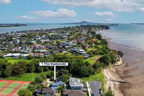 Photo of property in 1 The Esplanade, Eastern Beach, Auckland, 2012