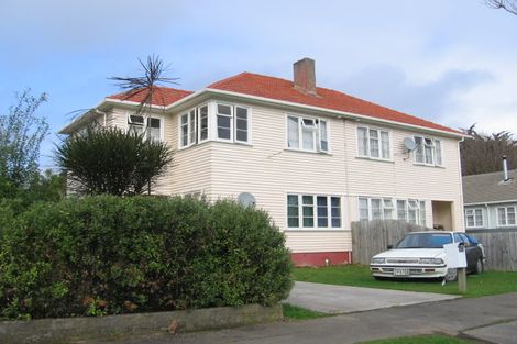 Photo of property in 122-124 Rangiora Avenue, Roslyn, Palmerston North, 4414