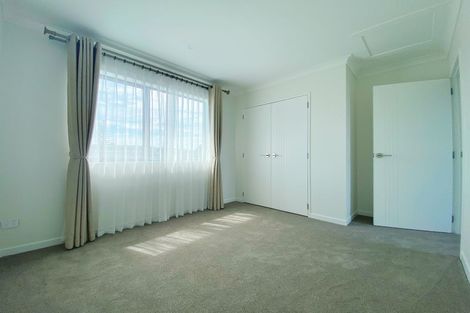 Photo of property in 37b Forrest Hill Road, Milford, Auckland, 0620