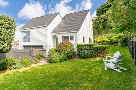 Photo of property in 105 Akaroa Drive, Maupuia, Wellington, 6022