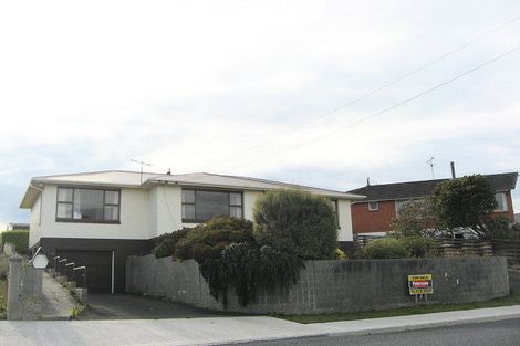 Photo of property in 13 Lowestoft Street, Balclutha, 9230